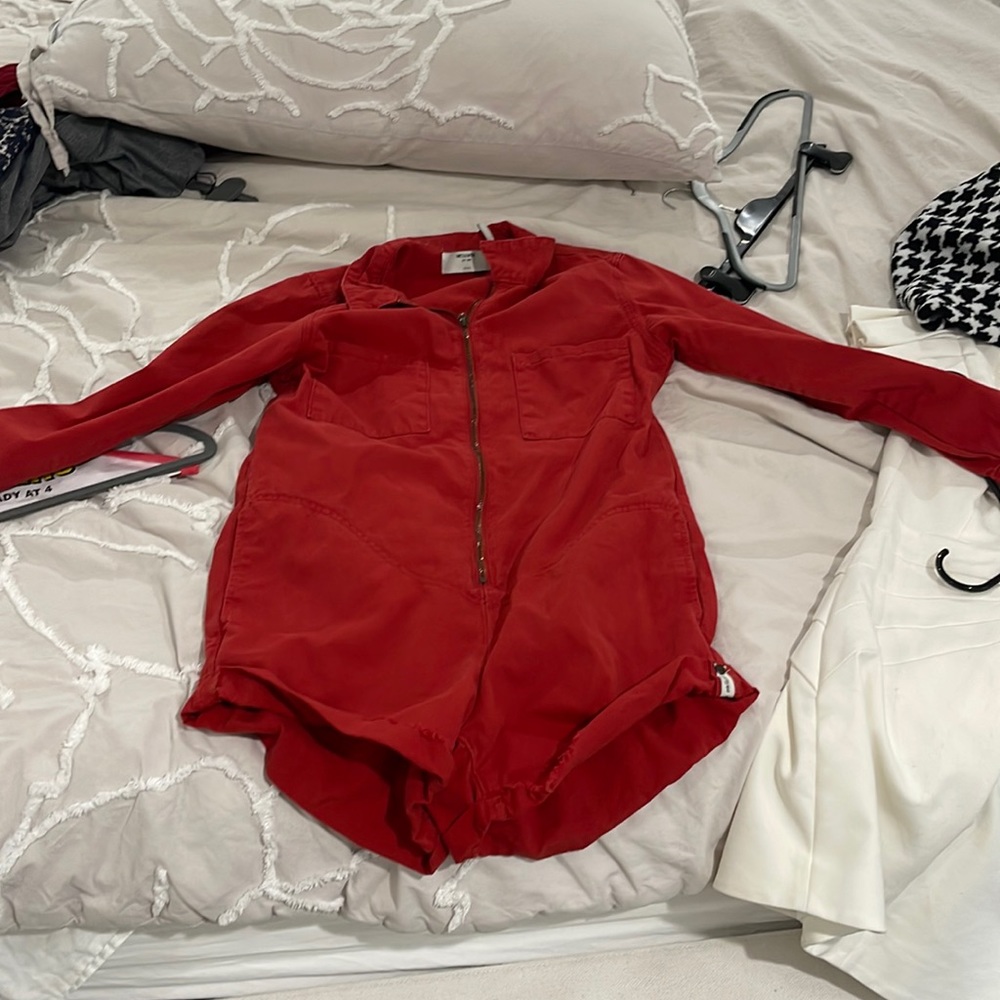 Fall 1 teaspoon jumpsuit never been worn
